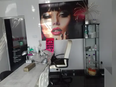 Nowa Wyspa. Usługi kosmetyczne. Janiak E.